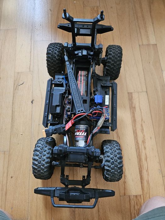 Samochodzik zdalnie sterowany Traxxas Trx-4 Defender
