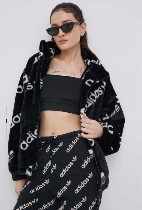 Бомбер Adidas,куртка