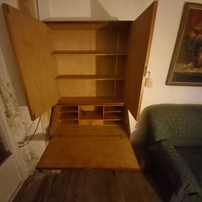 Escrivaninha de madeira bom estado