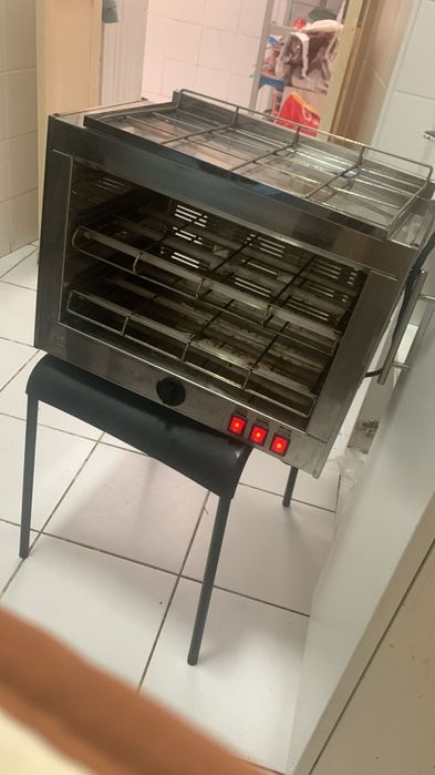 Torradeira quase nova com pouco uso