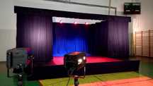Scena teatralna 6x4m z kotarami i oświetleniem LED