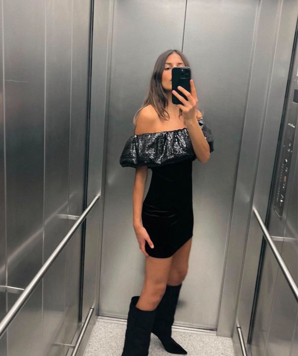 Сукня бархатна