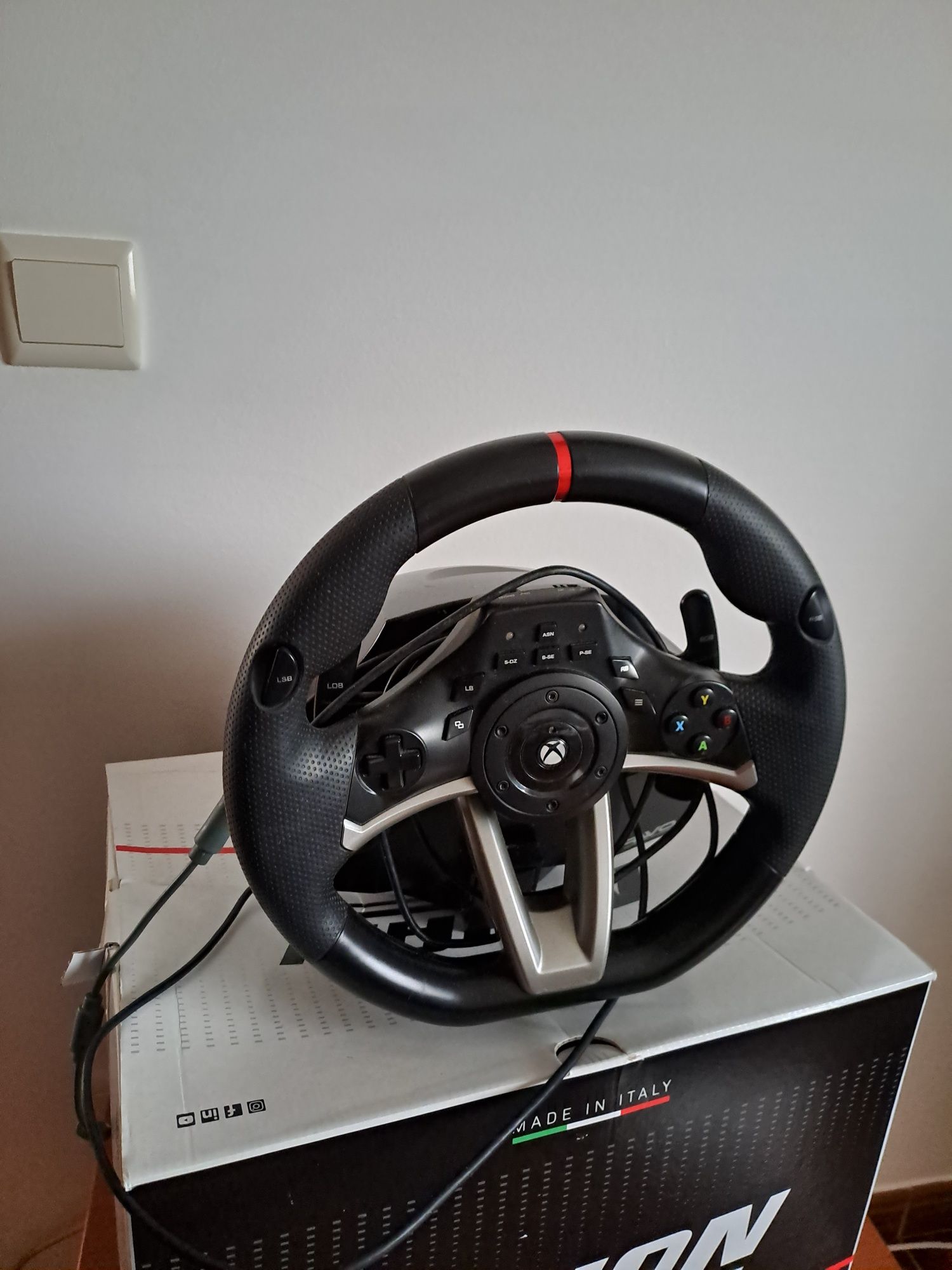 Xbox one (jogos, comandos, volante e pedais)