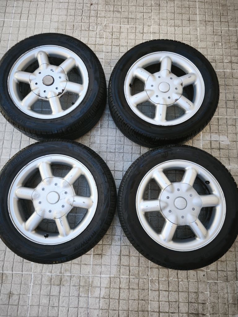 Vendo 4 Rodas 15" (Pneus Novos)