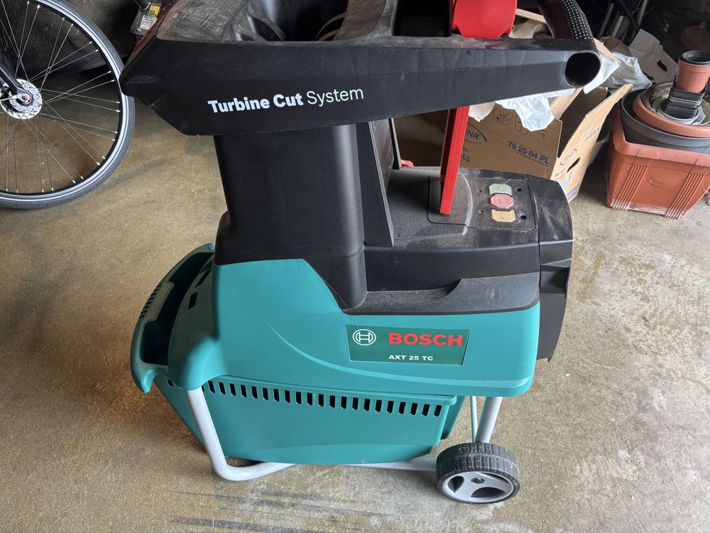 Rozdrabniacz do gałęzi Bosch AXT 25 TC