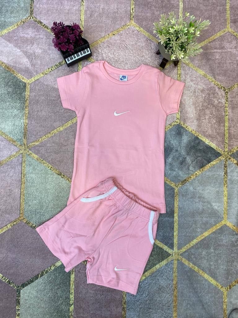 костюм спортивний шорти футболка nike на дівчинку 3 4  рожевий 98 104