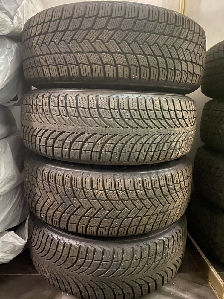 Michelin 235/65 R17 колесо в сборе (диск и шина)