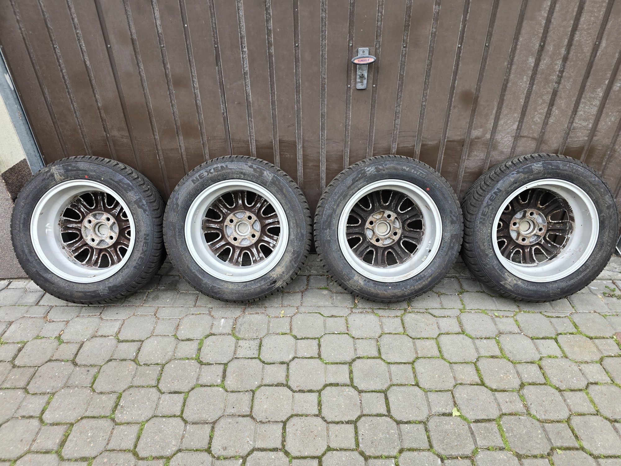 Felgi z oponami 195/60R15 Mitsubishi Carisma 4x114,3 Lancer Galant Spa