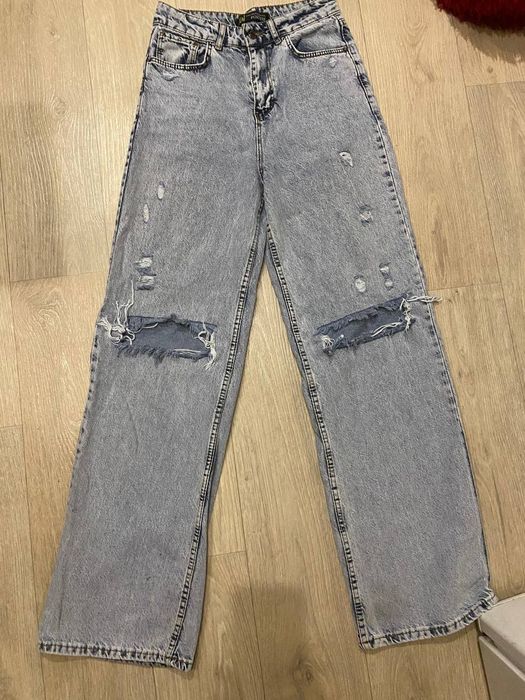 Джинсы трубы рваные
