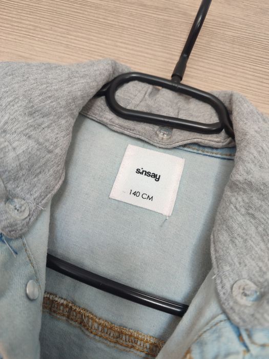 Kurtka dżinsowa z kaptutrem