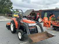 Mini traktor Kubota  Gt23 23km 4x4 z ładowaczem oryginalnym