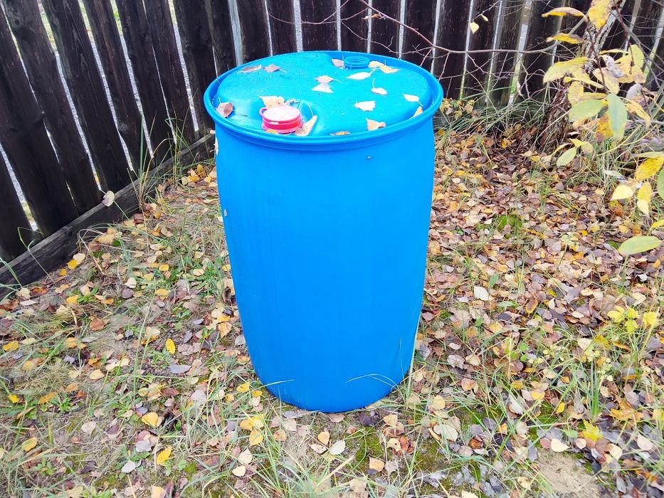 Beczka 200 po wodzie