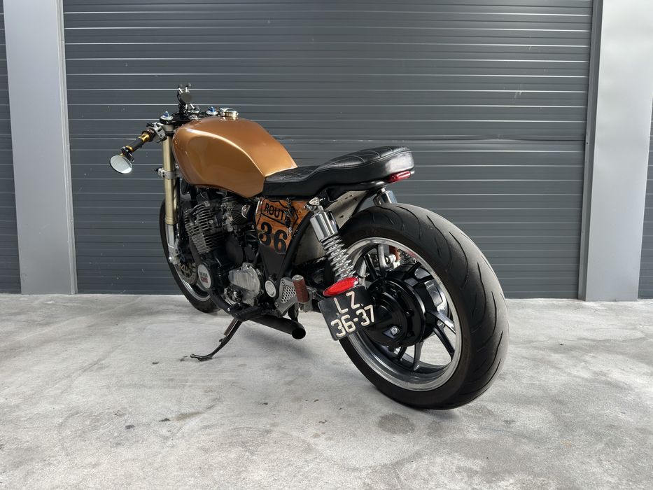 Yamaha FZ 750 Café Racer