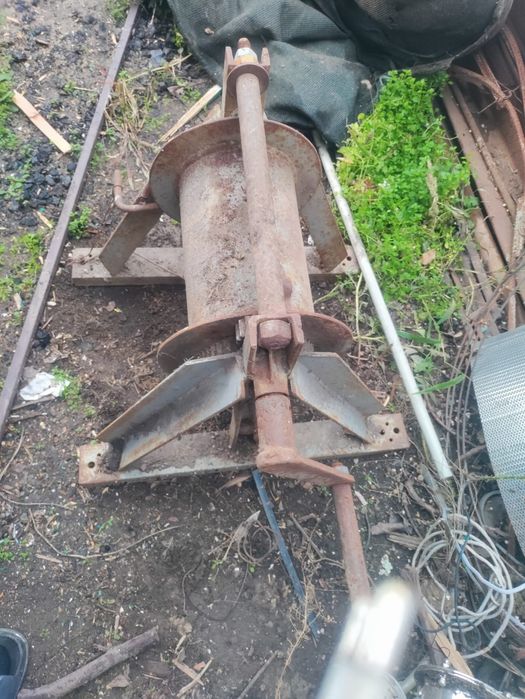 Лебедка ручная для лодки