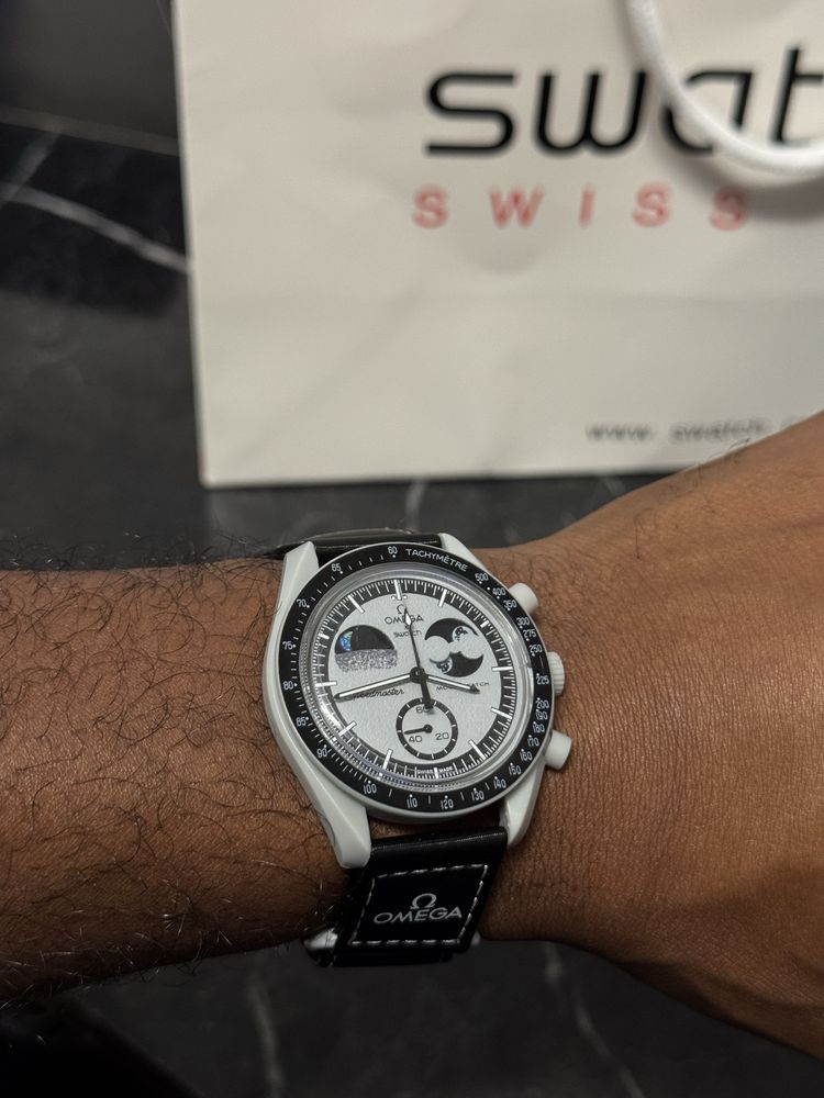OMEGA x Swatch: MoonSwatch Mission to Earthphase