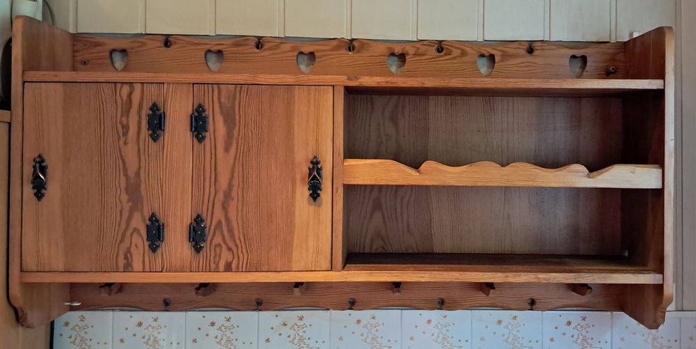 Sosnowa półka wisząca cepelia