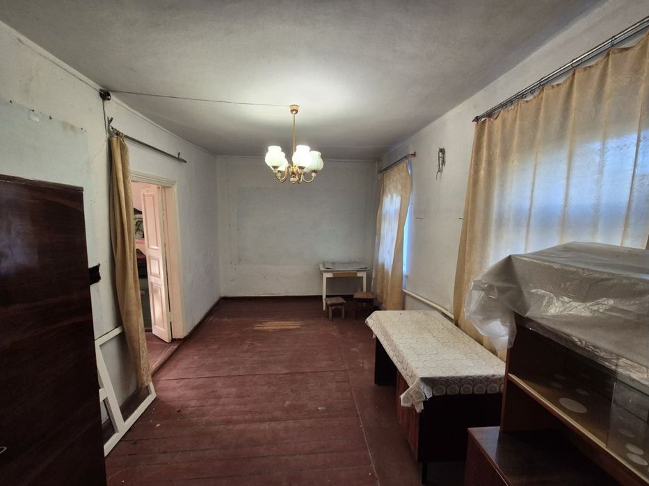 Продам пів Будинку.Школьний 52 кв.м окреме подвірʼя