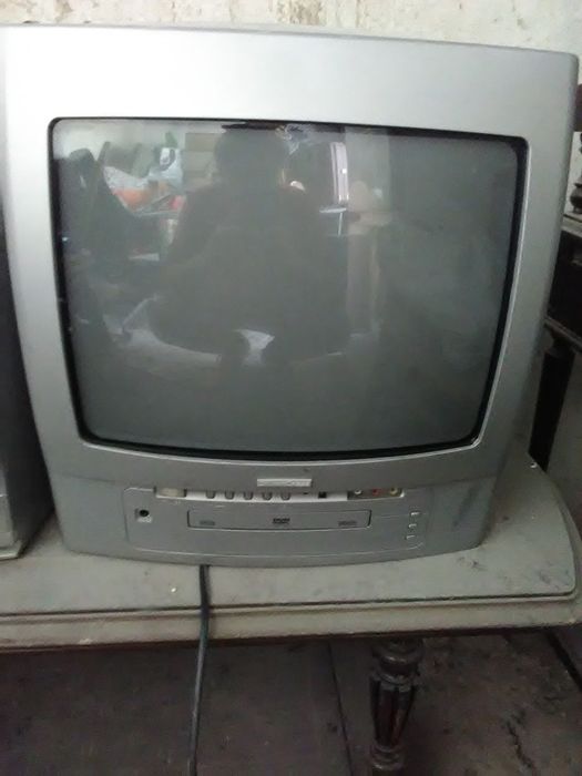 Tv pequena com dvd incorporado