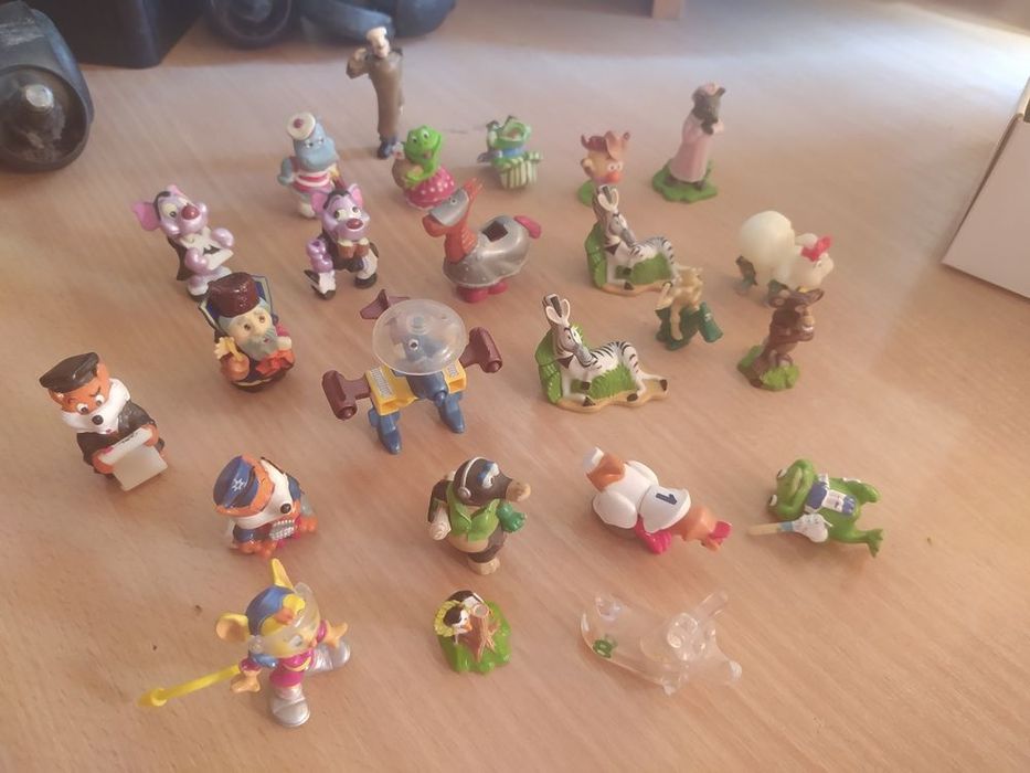 Игрушки из киндер сюрпризов