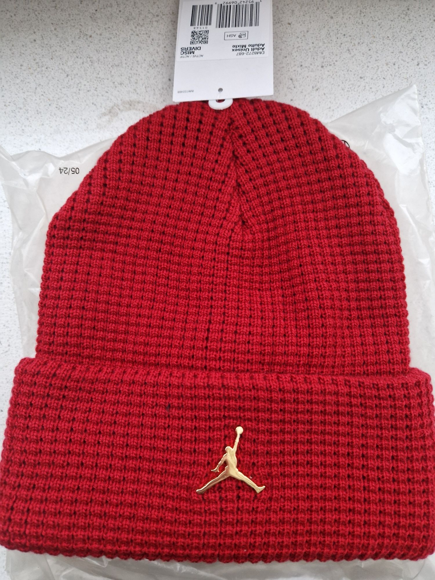 Czapka Air Jordan Beanie Utility Metal Red