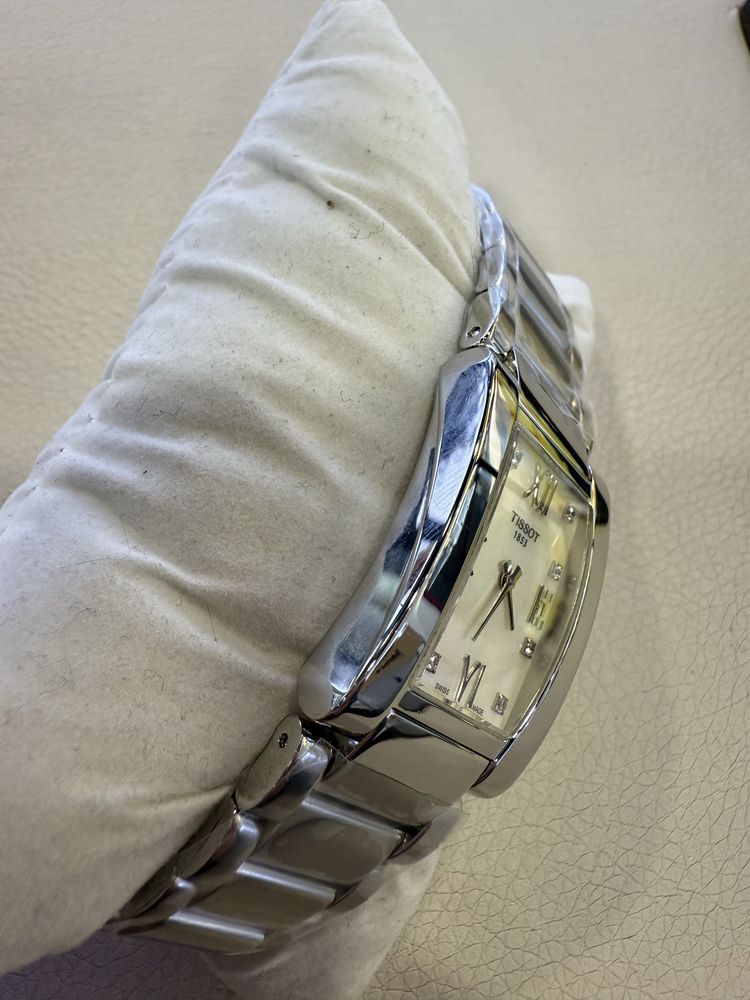 Tissot z masą perłową i diamentami damski jak NOWY