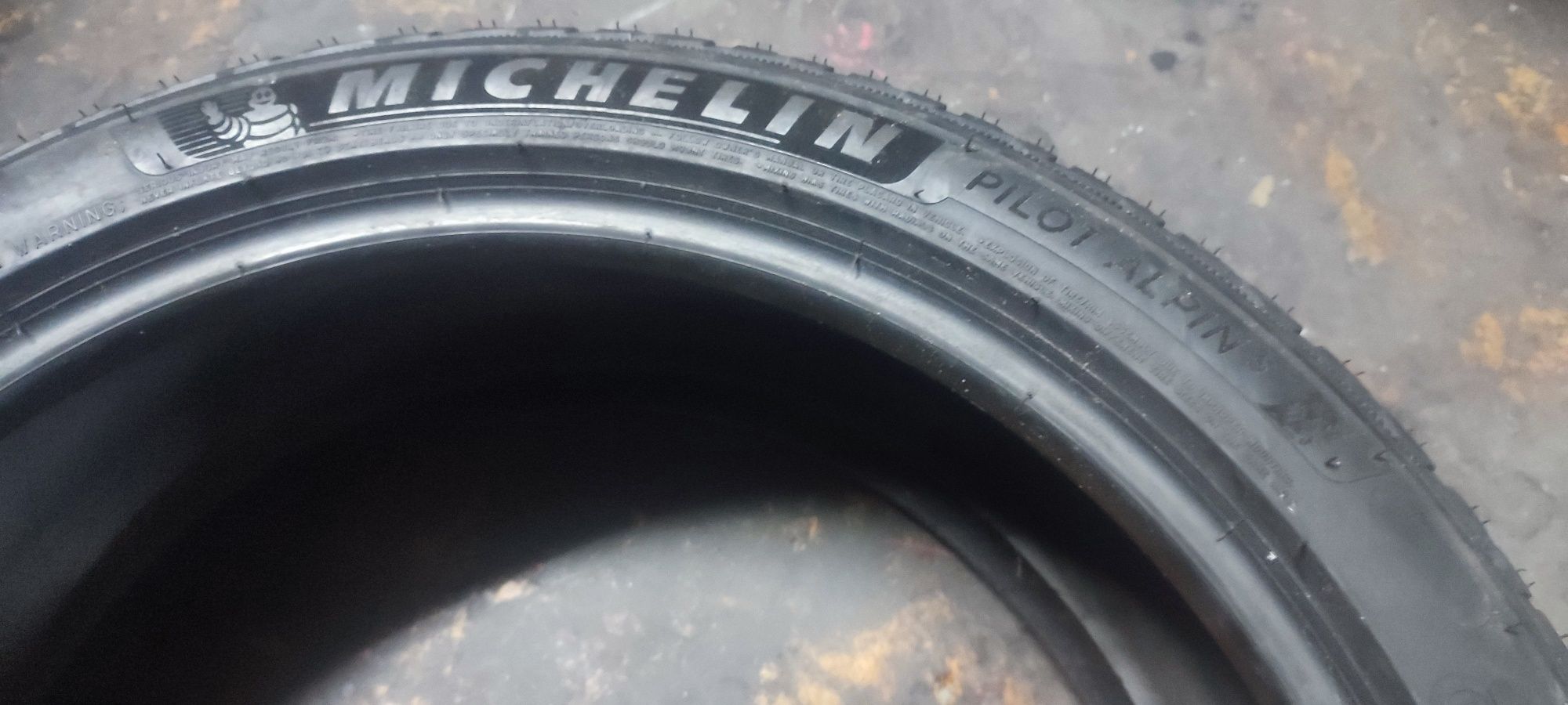 225/40R19 Michelin Pilot Alpin 5 - 1 szt