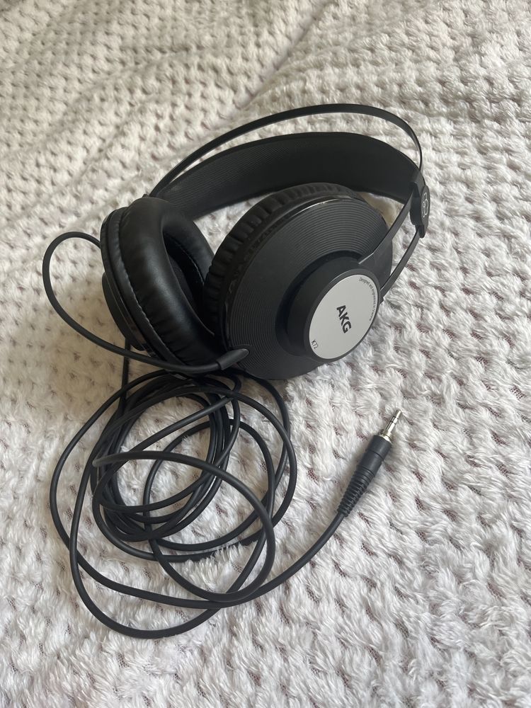 Дротові навушнкии AKG K72