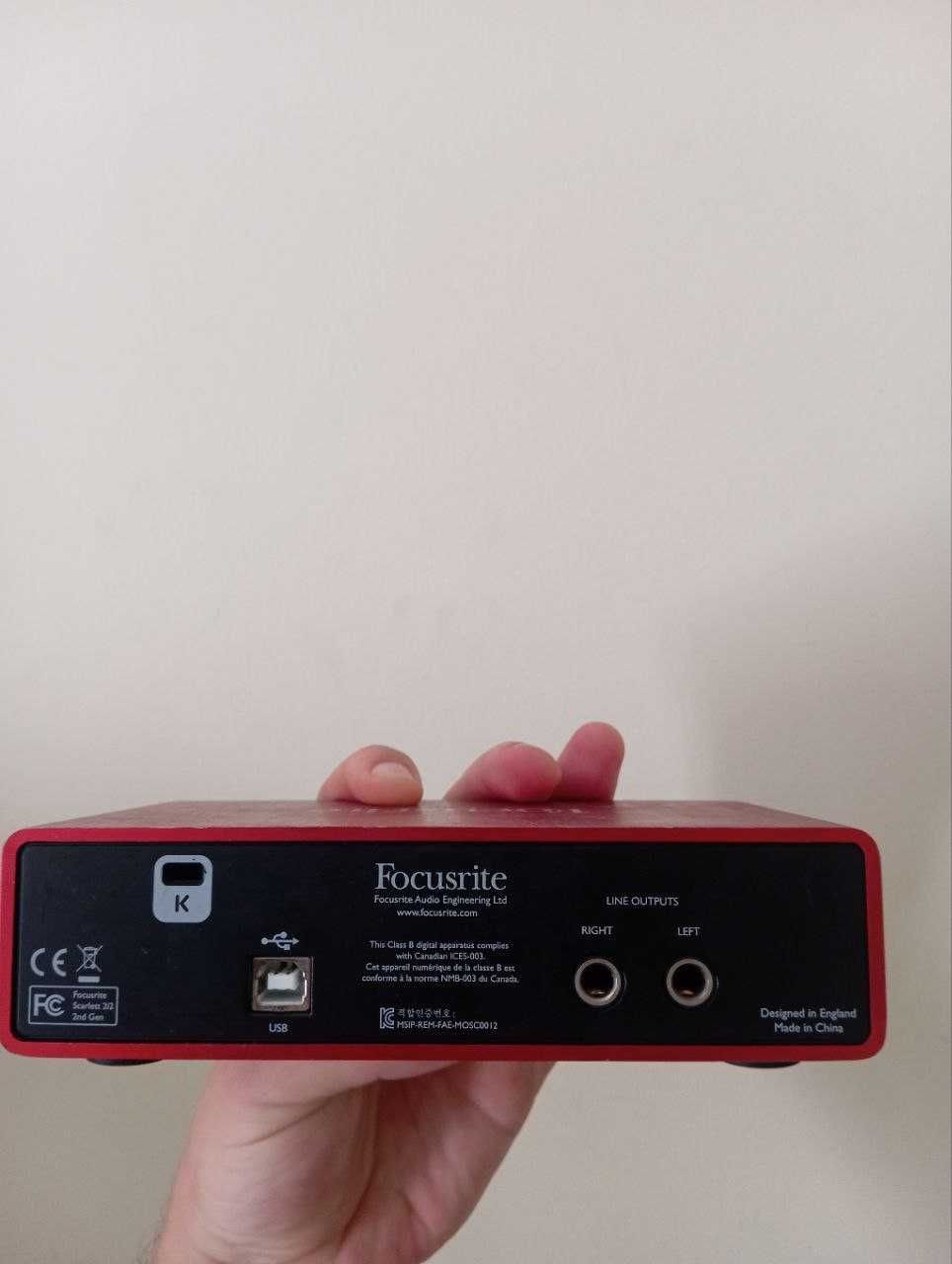 Focusrite Scarlett 2i2 2ª geração