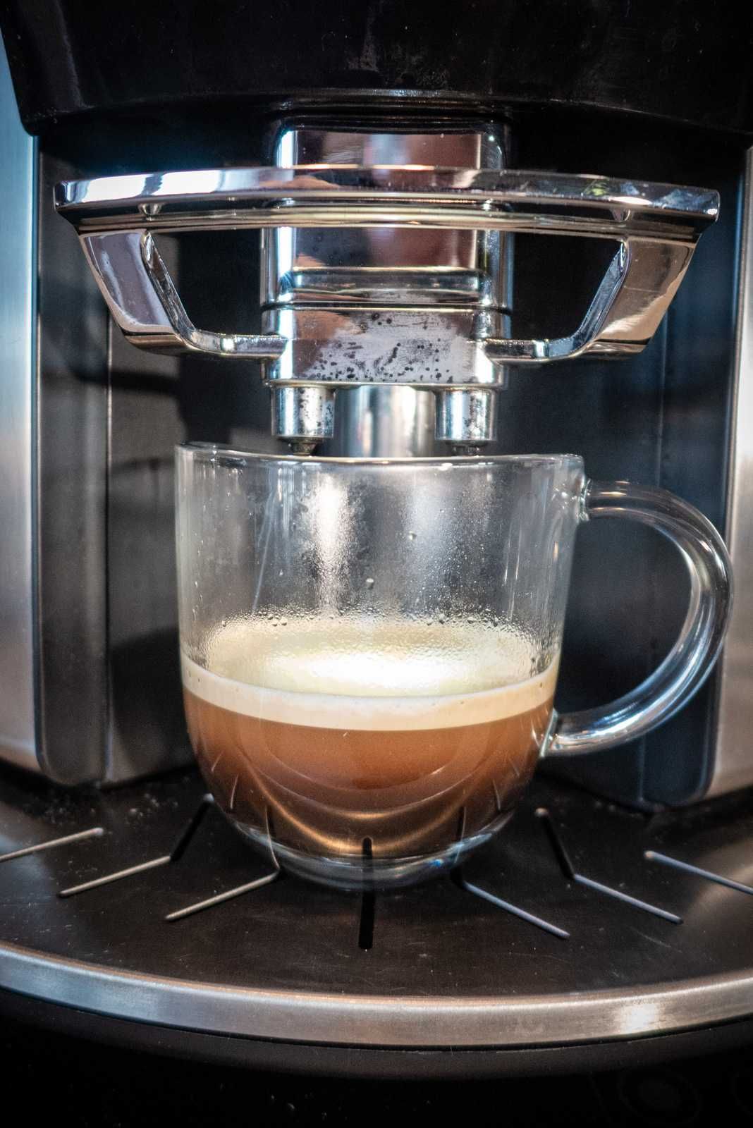 Ekspres ciśnieniowy do kawy KRUPS EA907D BARISTA, cappuccino, espresso