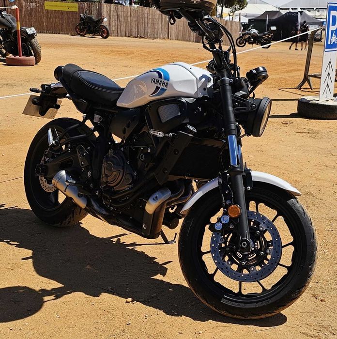 Yamaha XSR700 - bom estado