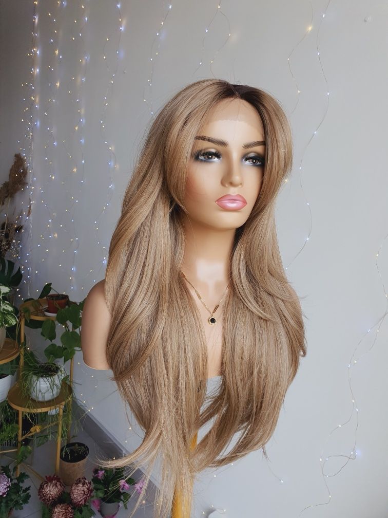 Długa peruka mix blond 3D lace front Kim naturalna fryzura