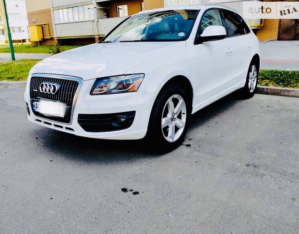 Продам машину AUDI Q5