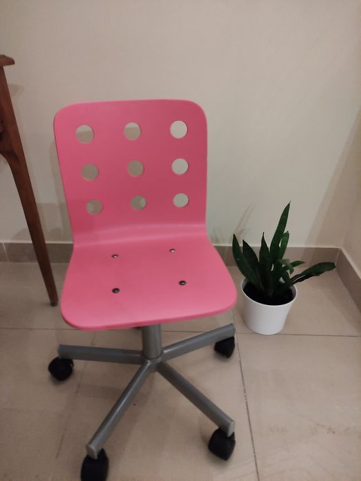 Cadeira de menina IKEA