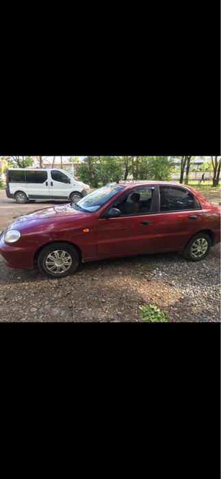 Daewoo Lanos легковий автомобіль