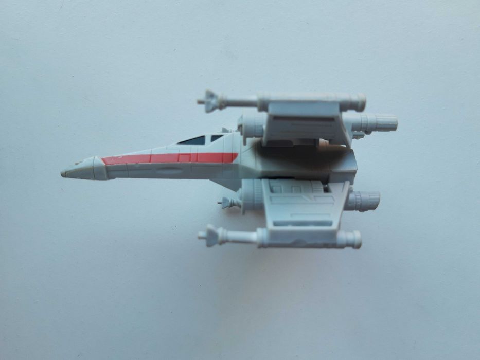 Nave espacial X-WING da Star Wars