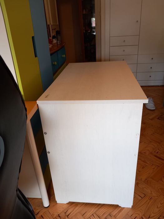 Secretária branca do Ikea