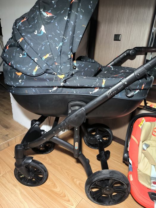 Продам коляску 3в1