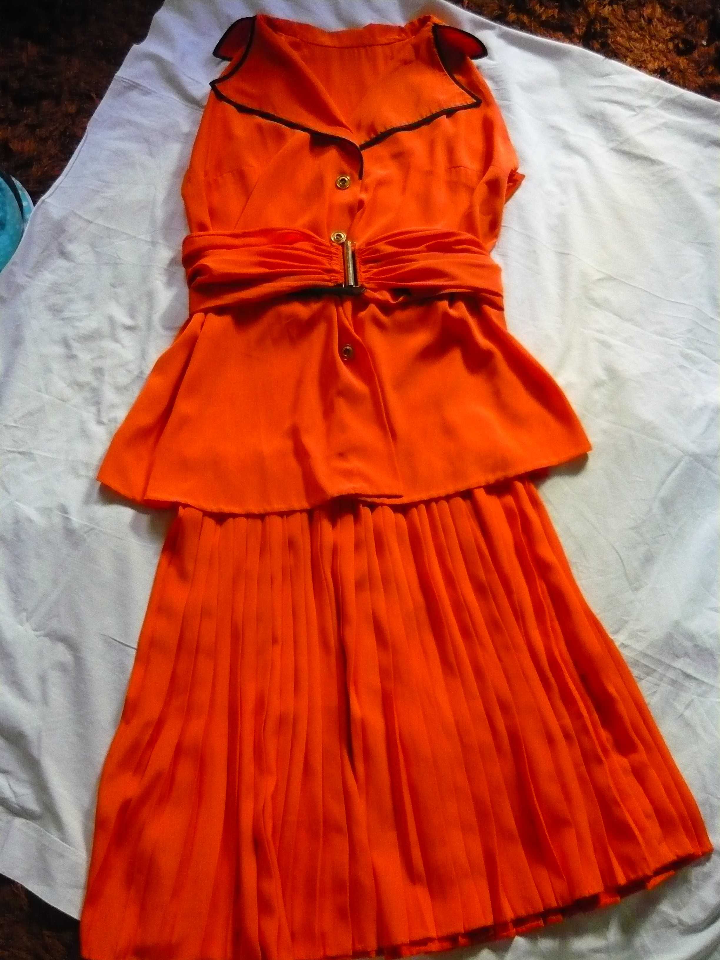 Fato em excelente seda tom laranja... veste nº 36/38