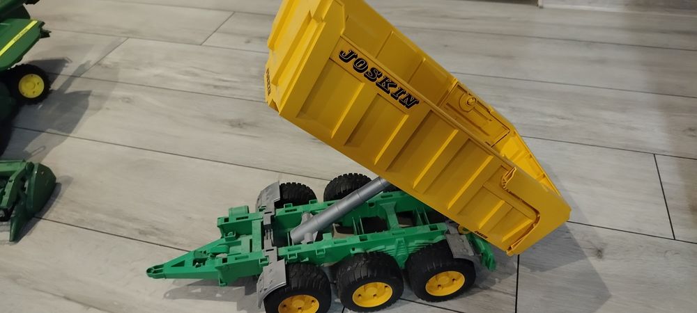 Przyczepa bruder Joskin