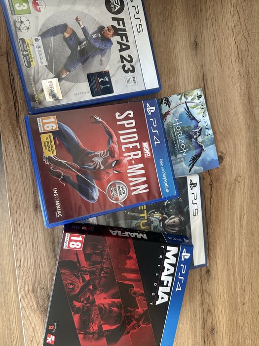 Sony PS5 825GB z napedem + gry