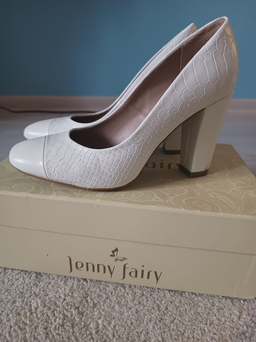 Czółenka na obcasie 37