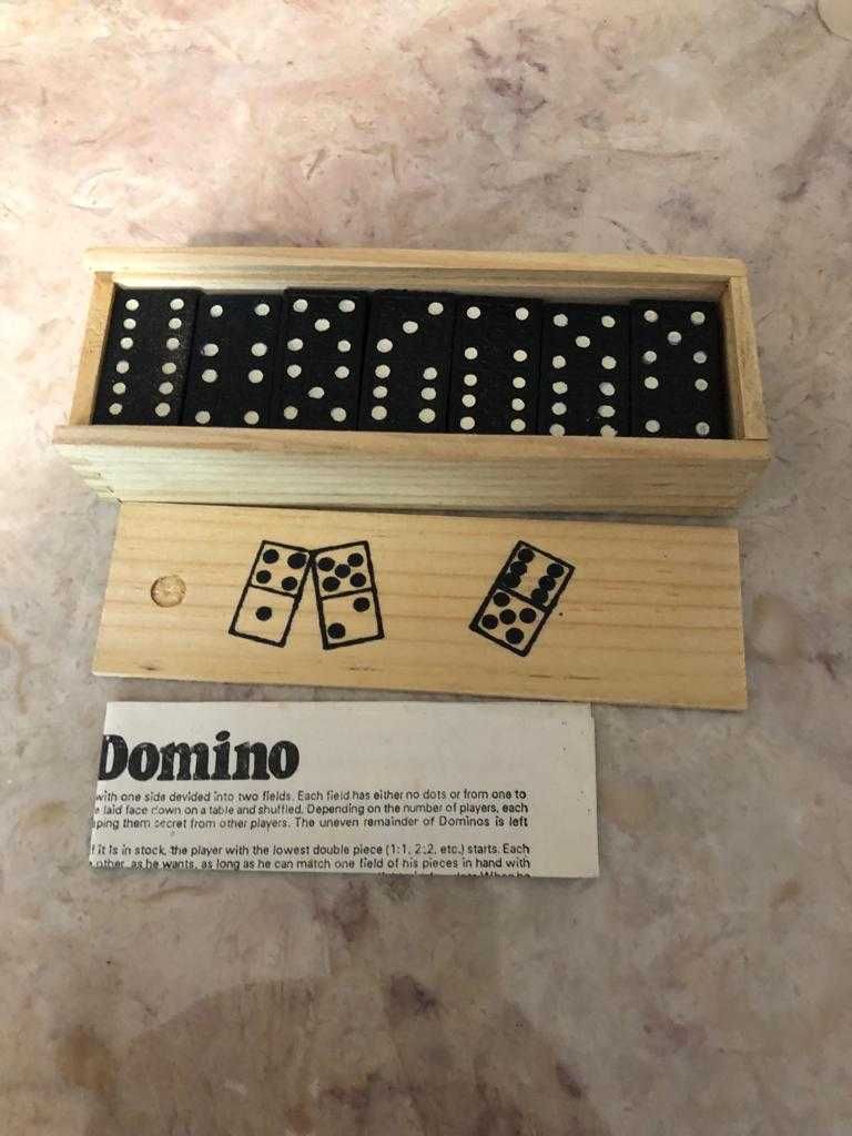 Domino em caixa novo