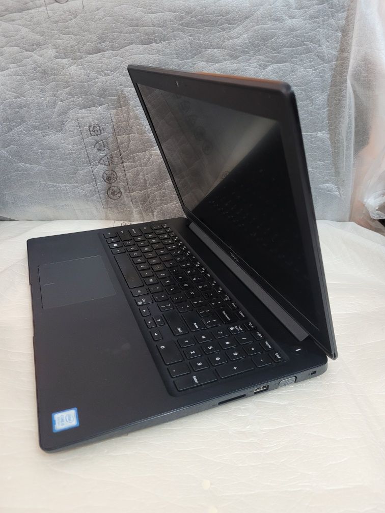 2020 рік Ноутбук Dell Latitude 3500 15,6" i5-8265u/8/256GB SSD