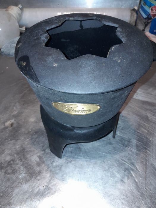 Fondue żeliwne saganek