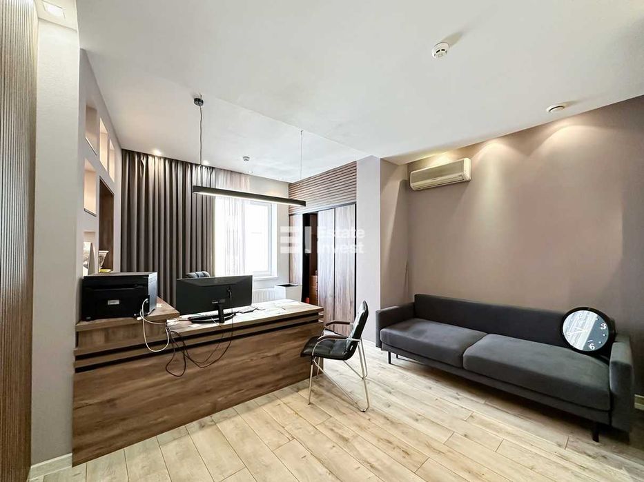 Продаж ОСЗ у самому бізнес-центрі міста, по вул. Космічна, 12