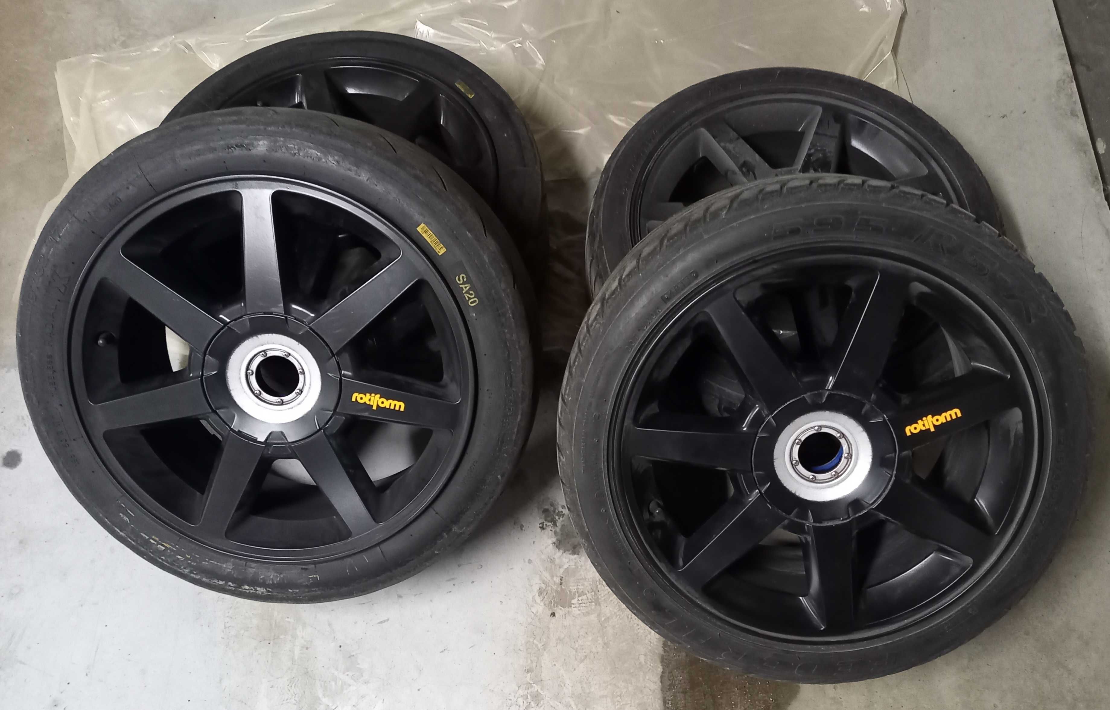 Felgi 17" Z OPONAMI*SEMI SLICK*R17x7,5Jx51.0, 5x114,3