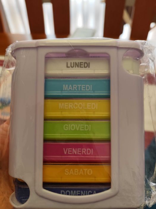 Organizador de comprimidos semanal em italiano