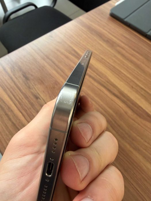 iPhone 15 Pro Max 256 GB Natural Titanium (87% батарея)