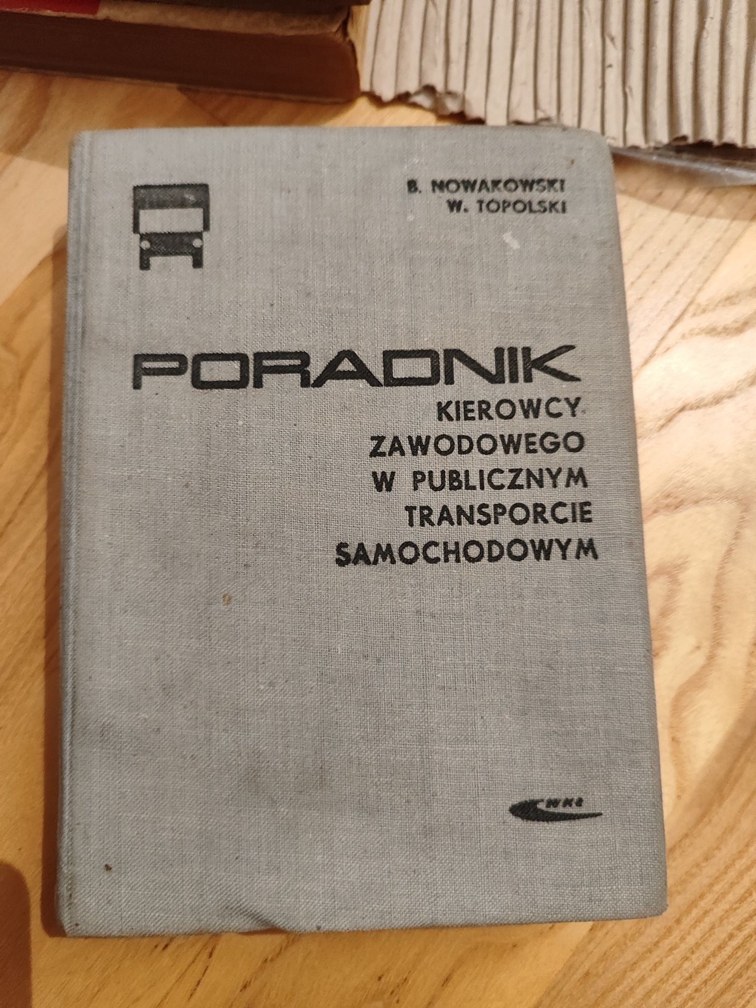 Poradnik kierowcy zawodowego w publicznym transporcie książka