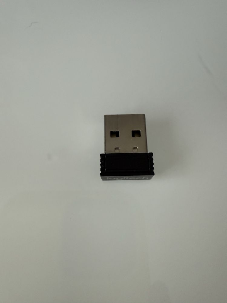 Без дротова Миша logitech m220